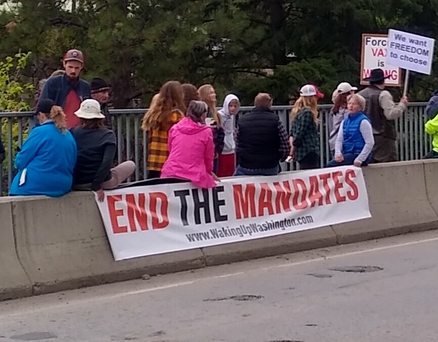 End the Mandate Banner in Winthrop. Photo by C. Creighton.